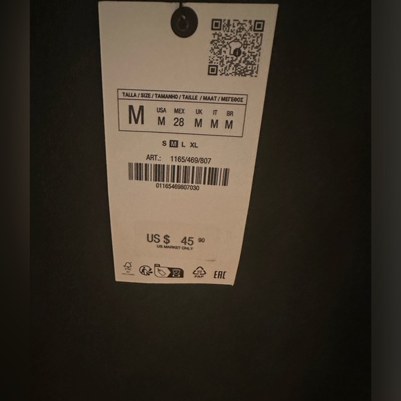 Brand new Zara sweatshirt with jewel neckline. Size medium - Picture 4 of 8